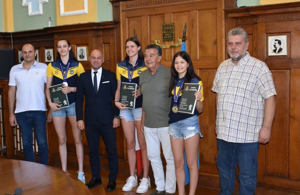It will be proposed that the Maritsa girls, who became European champions up to 18 years old, receive the Honorary Badge of Plovdiv
