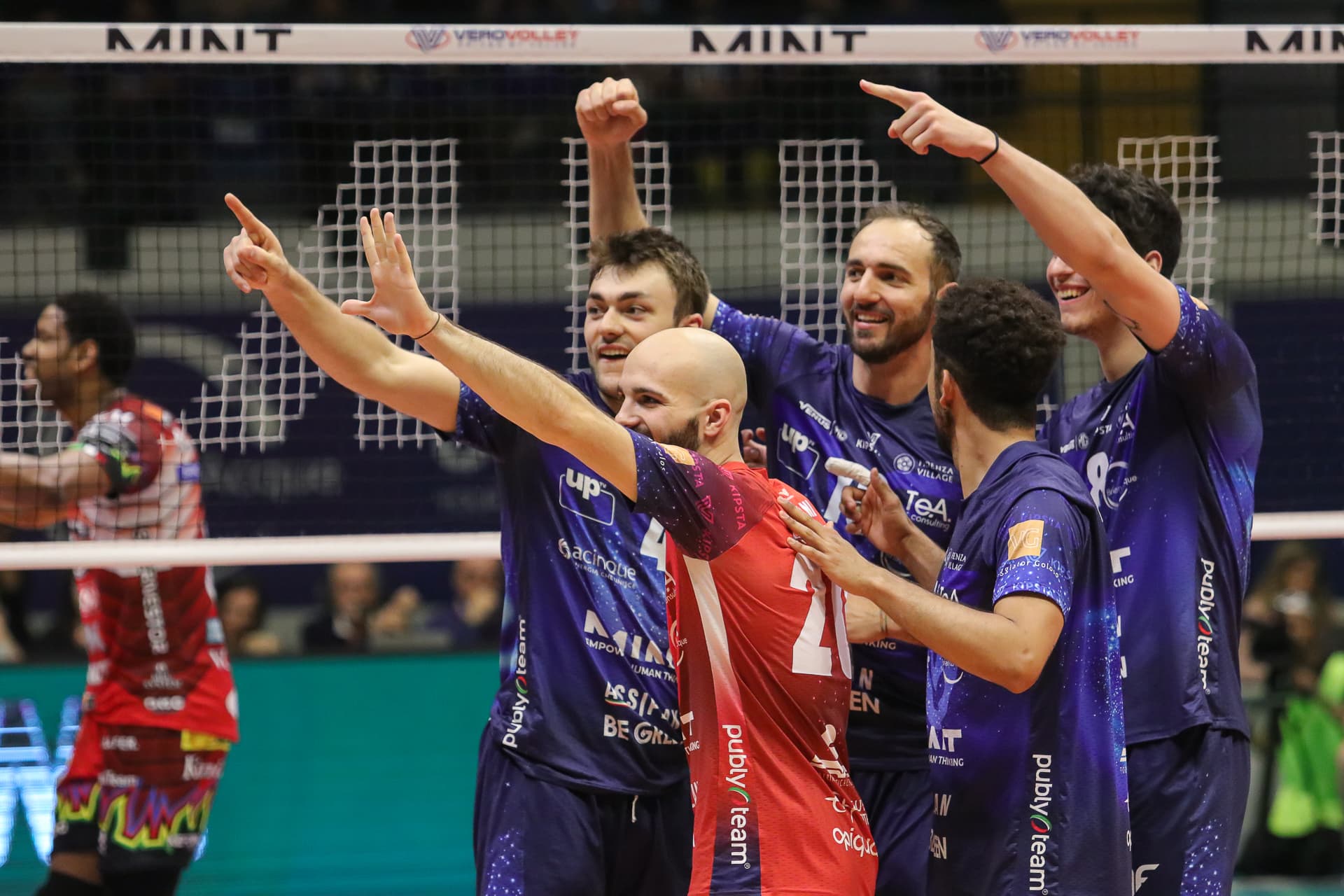 Седем български отбора очакват днешния жребий за европейските клубни турнири по волейбол