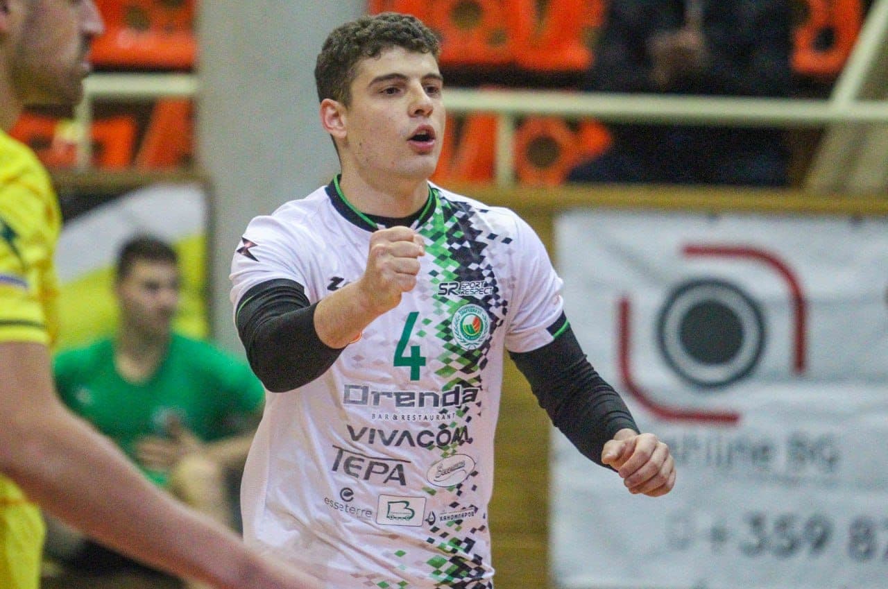 Либерото на Добруджа 07 Самуил Василев остава в отбора