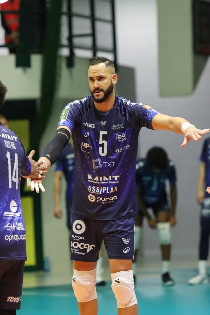 Osmani Juantorena out for more than a month