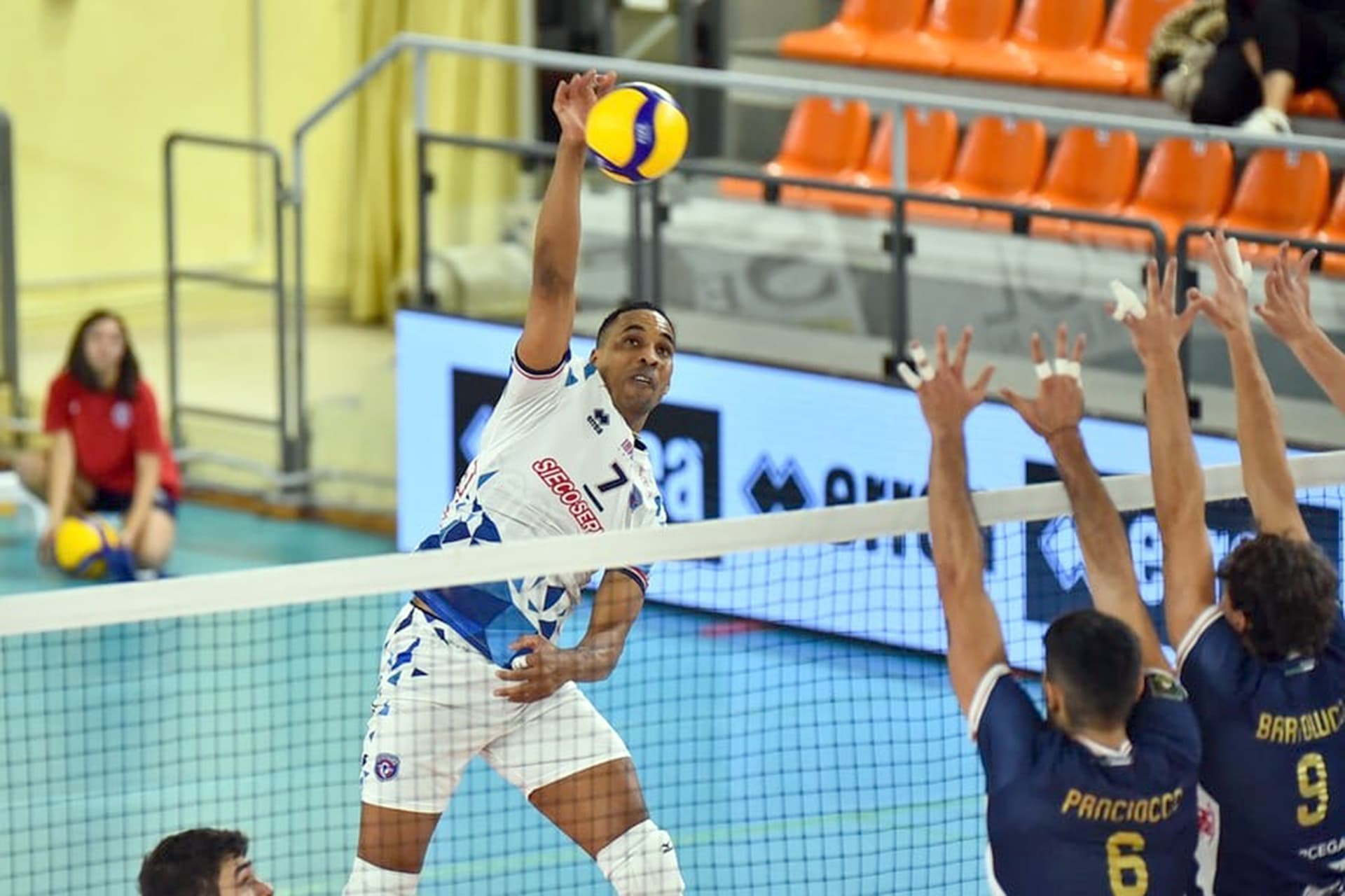 44-годишната кубинска легенда Леонел Маршал не си и помисля за отказване – остава в „Ортона“ и в А3