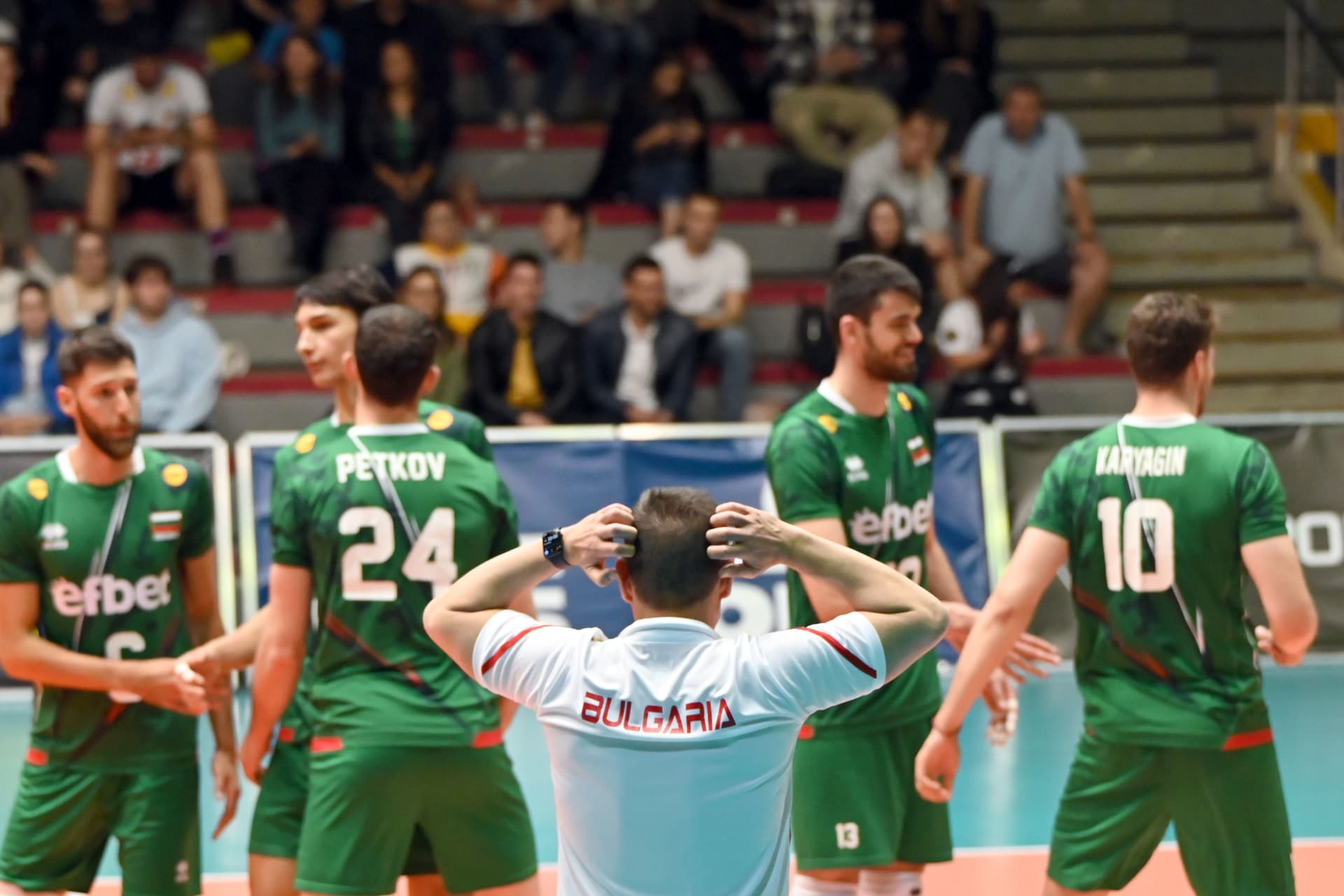 Бленджини започна със загуба кариерата си на национален селекционер