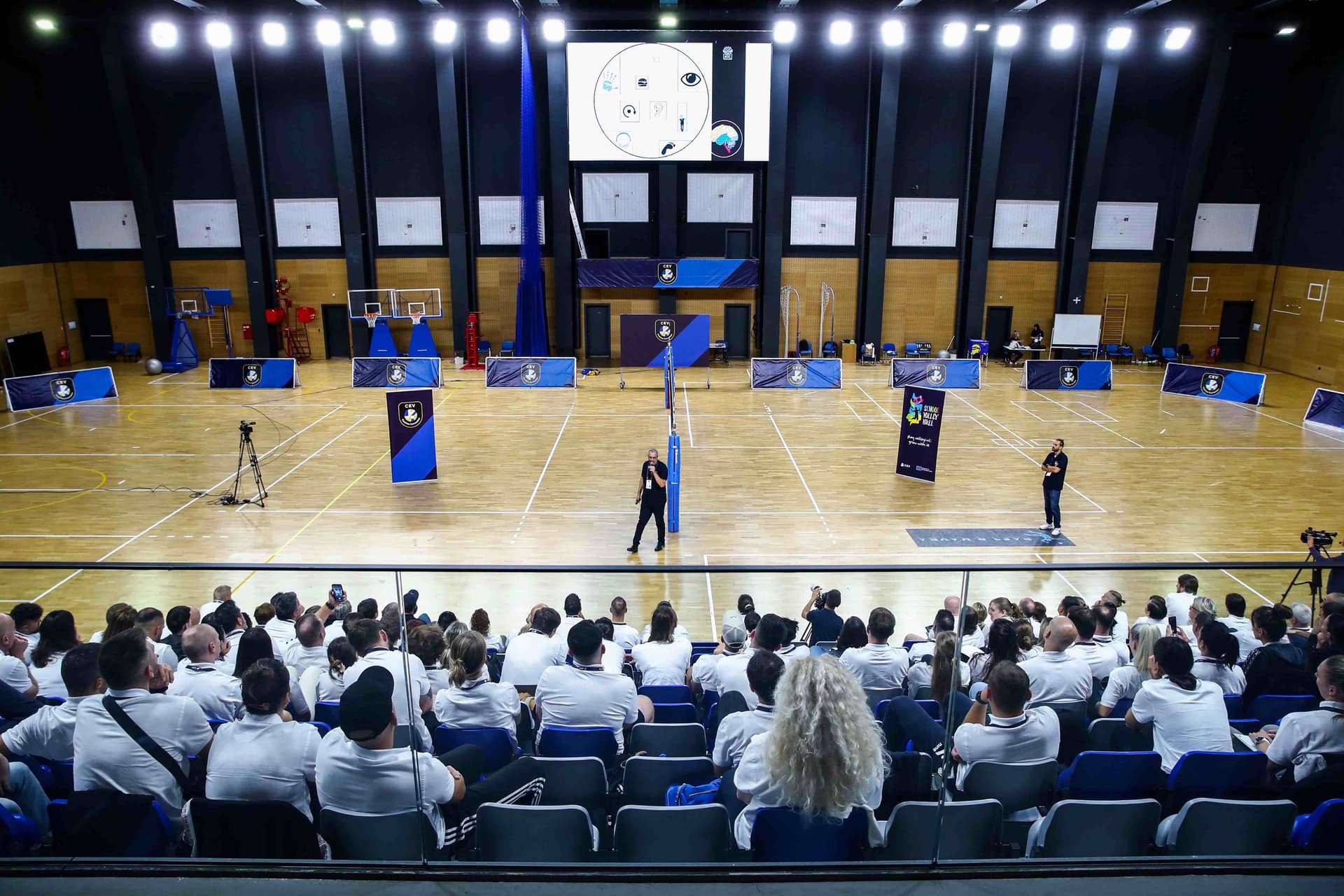 Представители от 37 държави пристигнаха на Треньорска конвенция на CEV в София