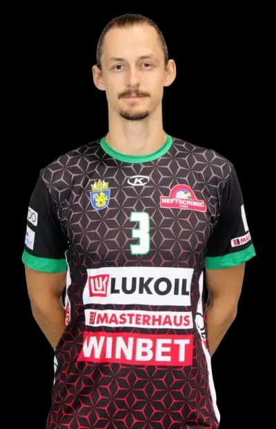 Шимон Крайчович е със счупен нос, претърпял е хирургическа интервенция